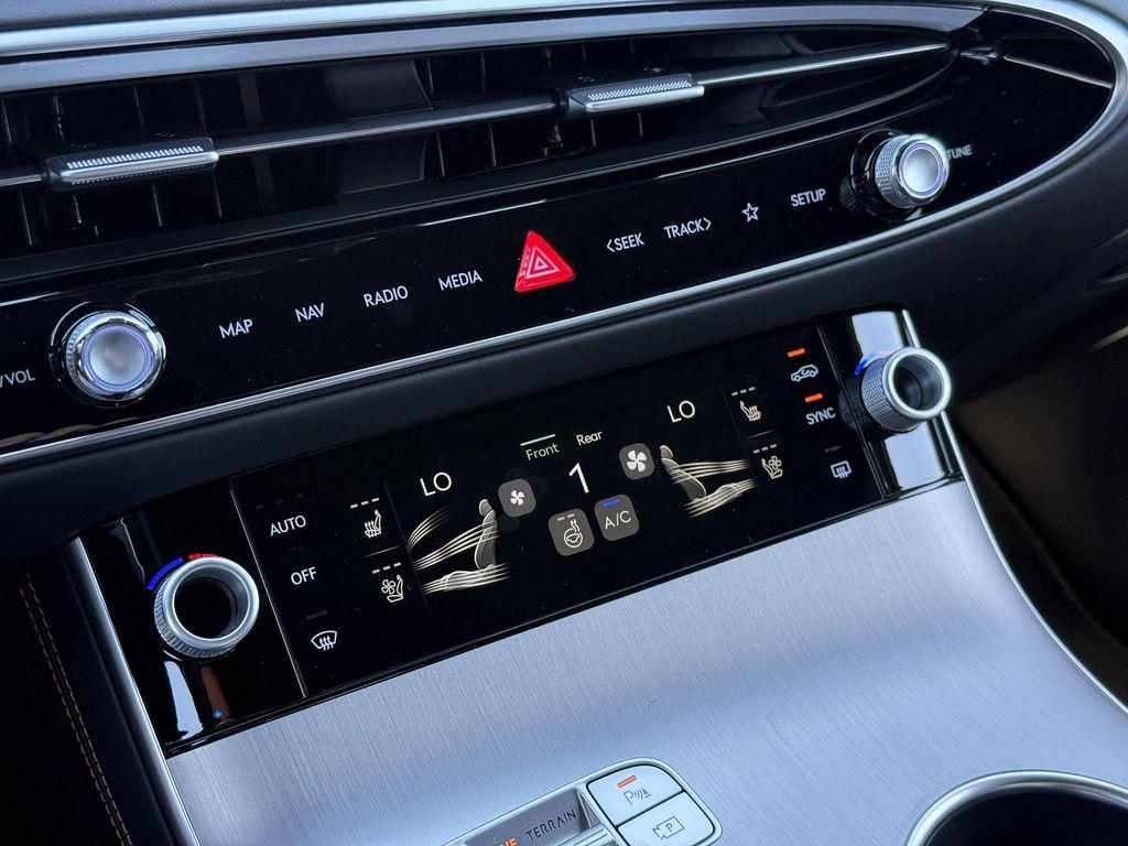 new 2026 Genesis GV70 car