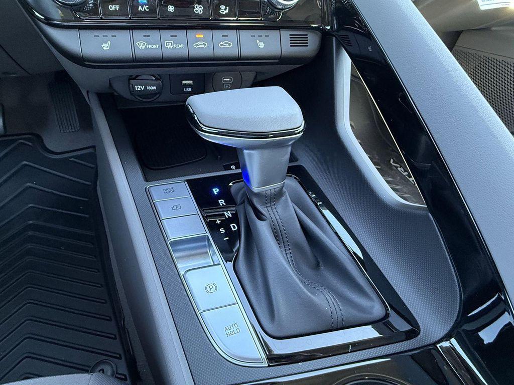 new 2025 Hyundai Elantra car, priced at $25,773