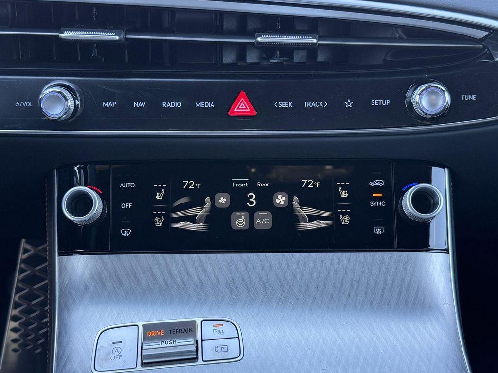 new 2026 Genesis GV70 car