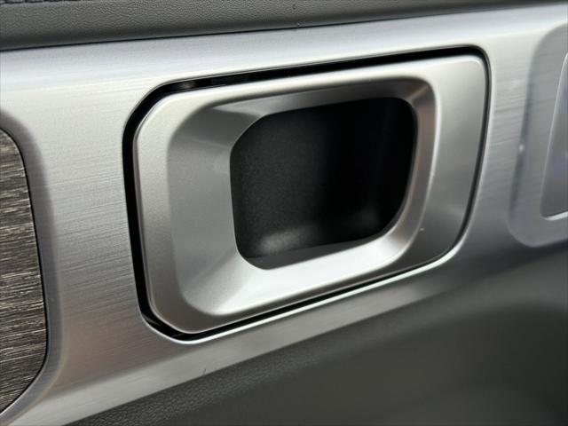new 2025 Hyundai SANTA FE HEV car, priced at $47,366