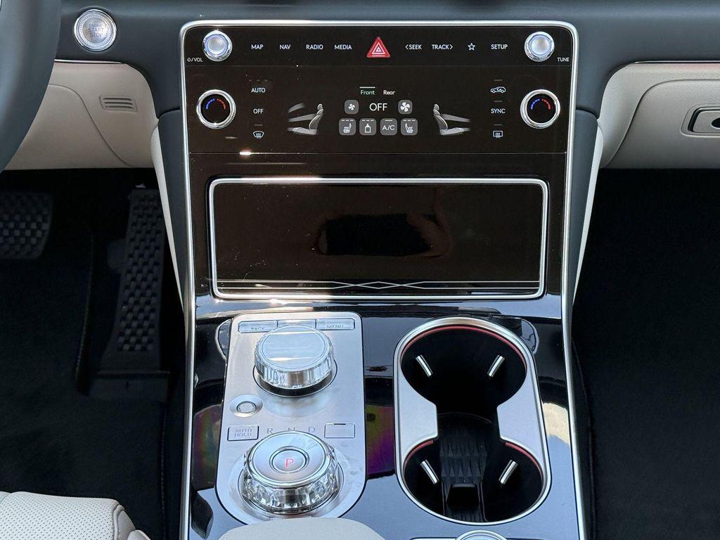 new 2025 Genesis GV80 car