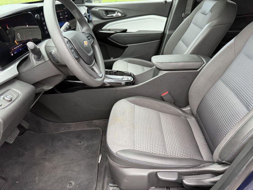 used 2024 Chevrolet Trax car, priced at $22,844