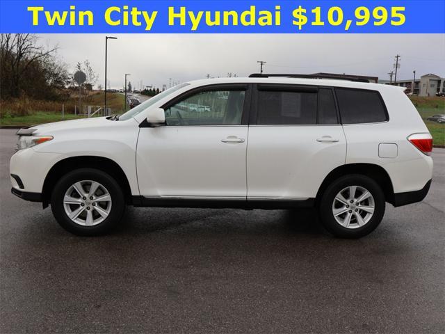 used 2013 Toyota Highlander car, priced at $10,995