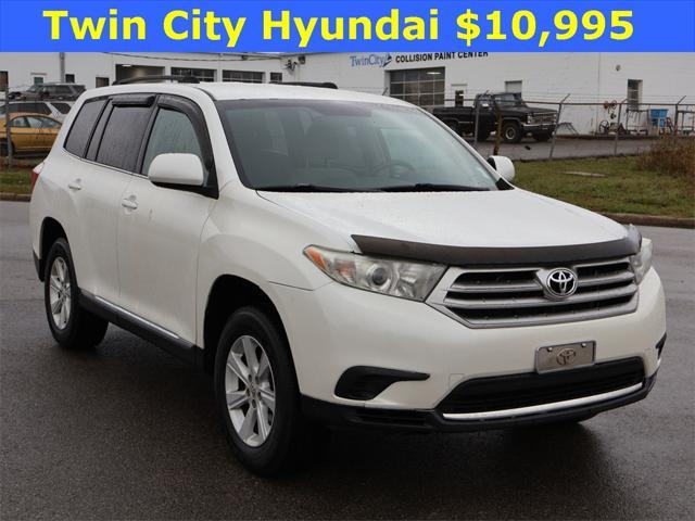 used 2013 Toyota Highlander car, priced at $10,995