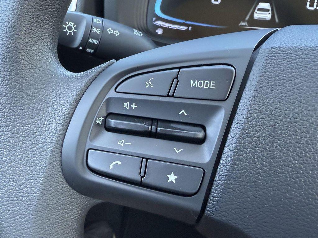 new 2025 Hyundai Venue car, priced at $22,118