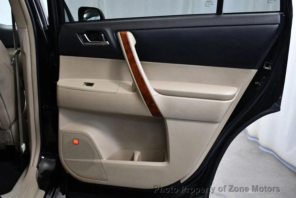 used 2012 Toyota Highlander car, priced at $10,950