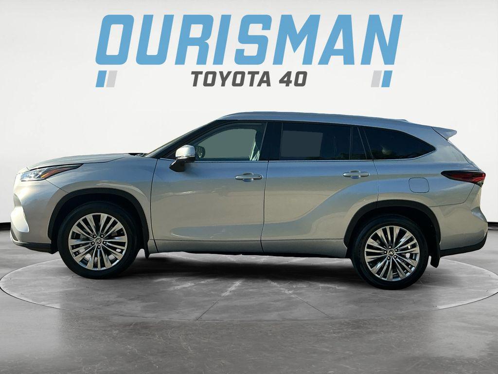 used 2024 Toyota Highlander car, priced at $45,000