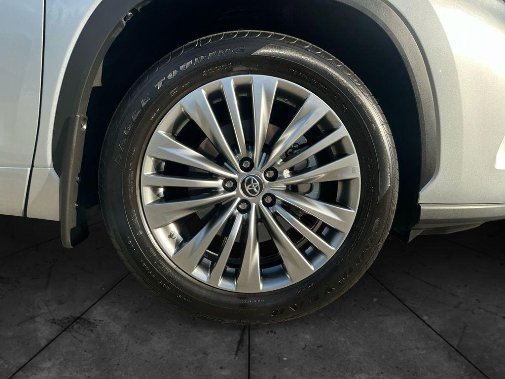 used 2024 Toyota Highlander car, priced at $45,000