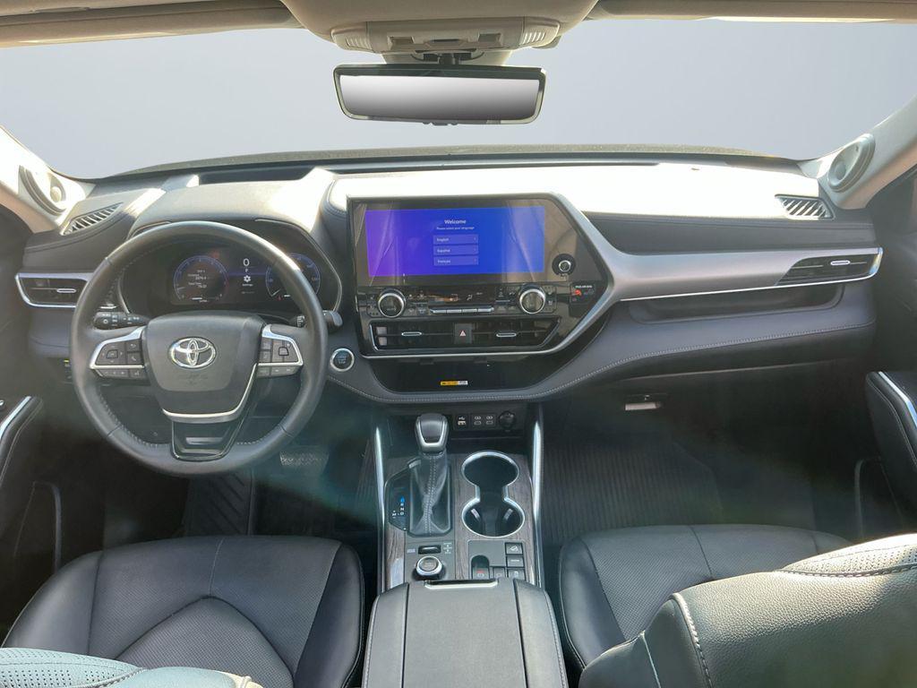 used 2024 Toyota Highlander car, priced at $45,000