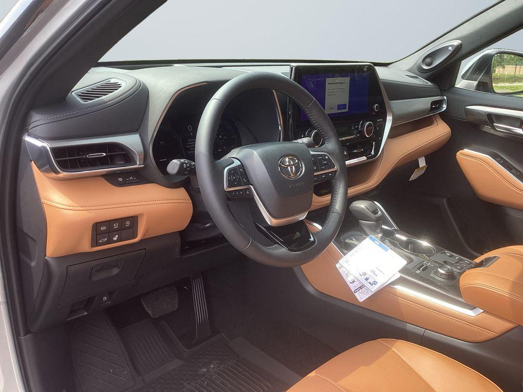 new 2025 Toyota Highlander car, priced at $54,598