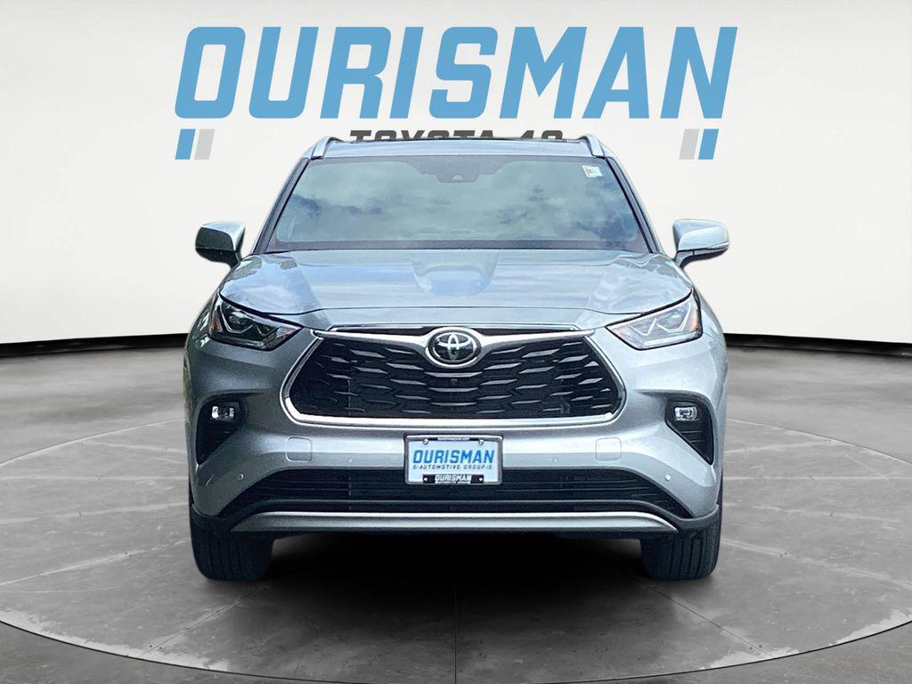 new 2025 Toyota Highlander car, priced at $54,598