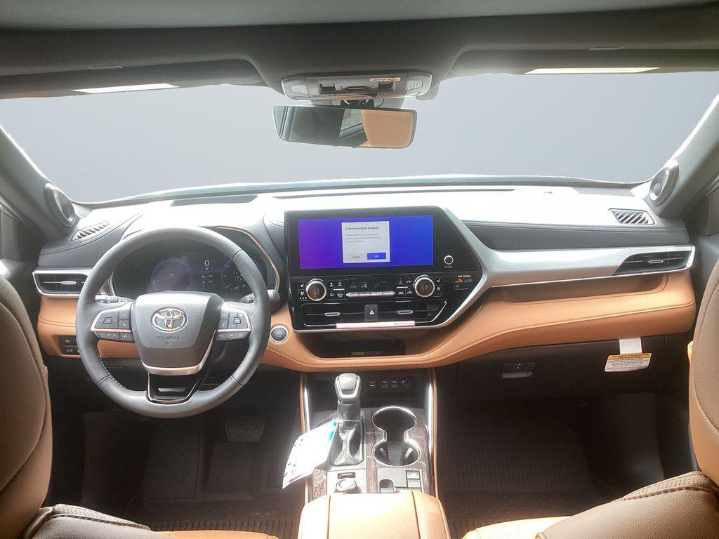 new 2025 Toyota Highlander car, priced at $54,598