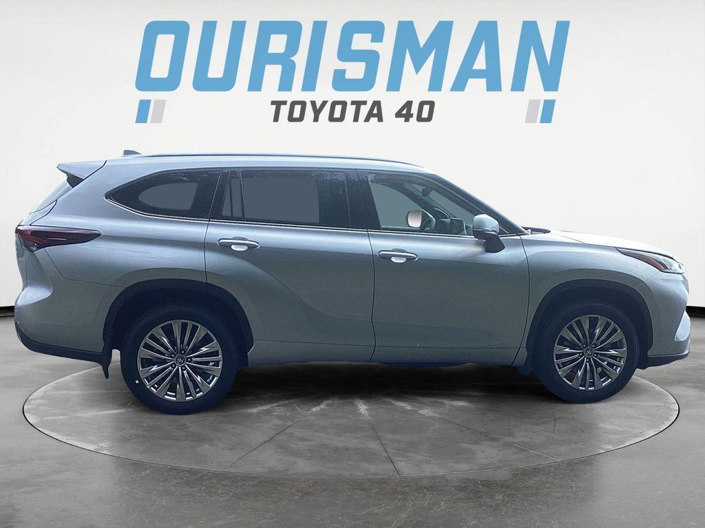 new 2025 Toyota Highlander car, priced at $54,598
