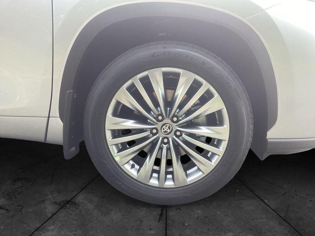 new 2025 Toyota Highlander car, priced at $54,598