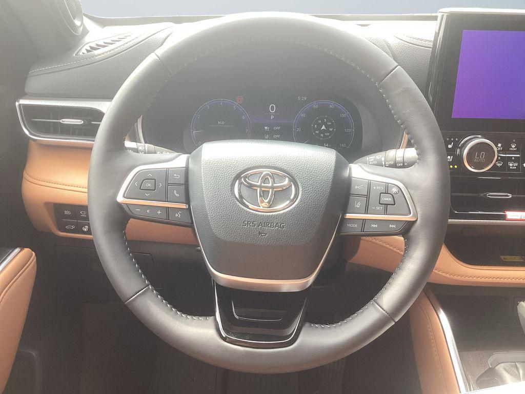 new 2025 Toyota Highlander car, priced at $54,598