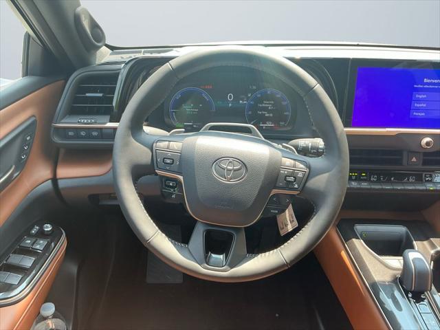 new 2025 Toyota Crown Signia car