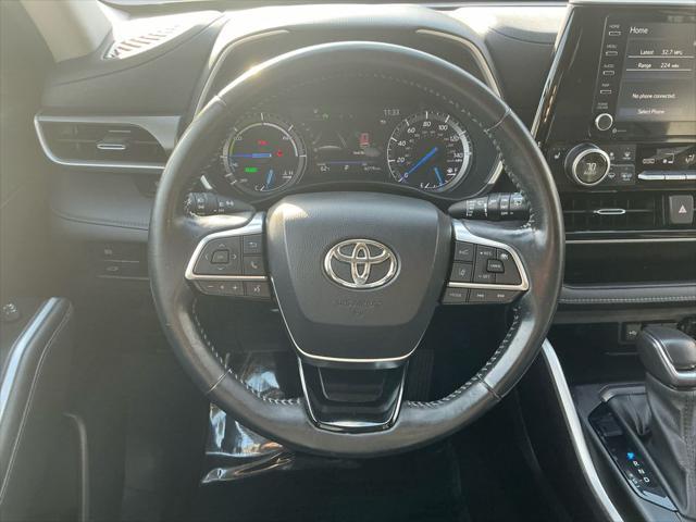 used 2021 Toyota Highlander Hybrid car, priced at $33,500