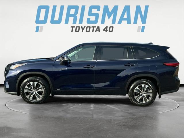 used 2021 Toyota Highlander Hybrid car, priced at $33,500