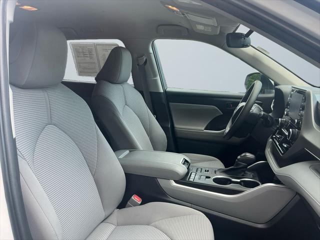 used 2022 Toyota Highlander car, priced at $30,500
