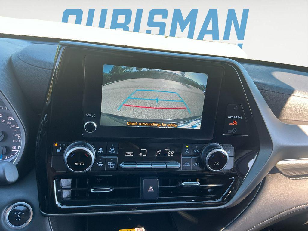 used 2024 Toyota Highlander Hybrid car, priced at $41,500