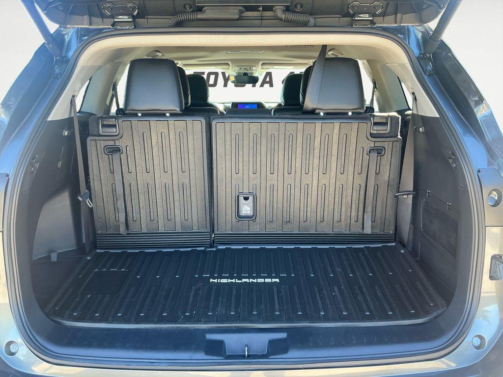 used 2024 Toyota Highlander Hybrid car, priced at $41,500