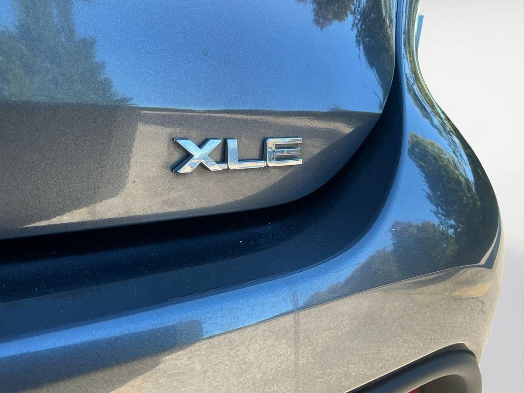 used 2024 Toyota Highlander Hybrid car, priced at $41,500