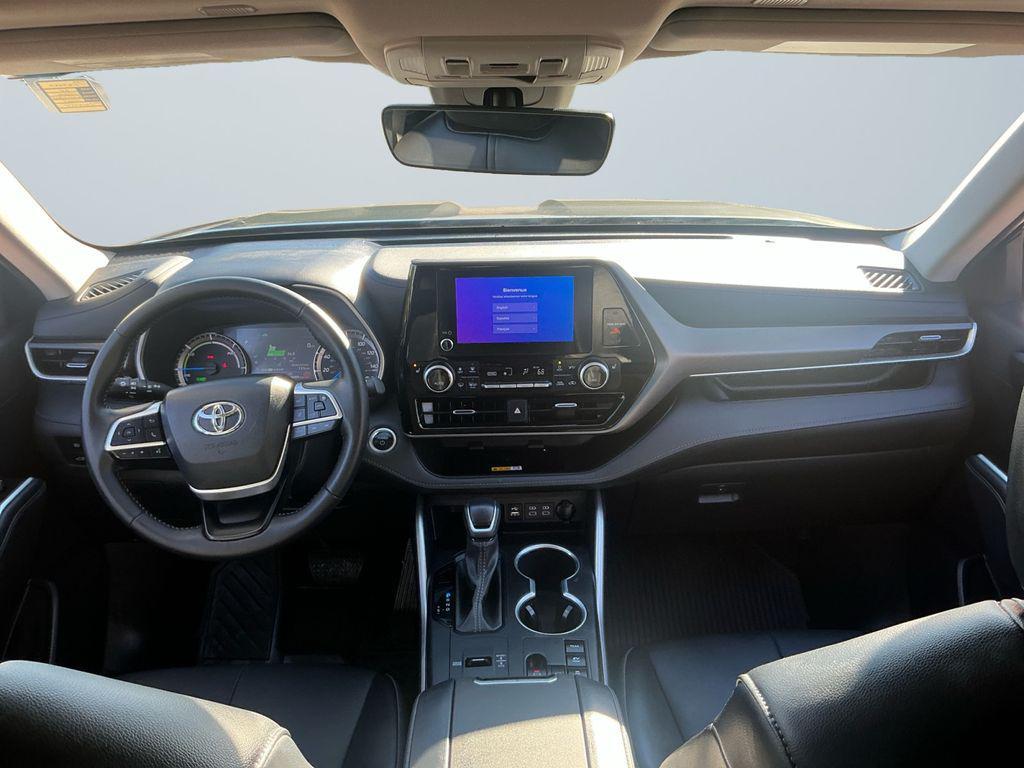 used 2024 Toyota Highlander Hybrid car, priced at $41,500