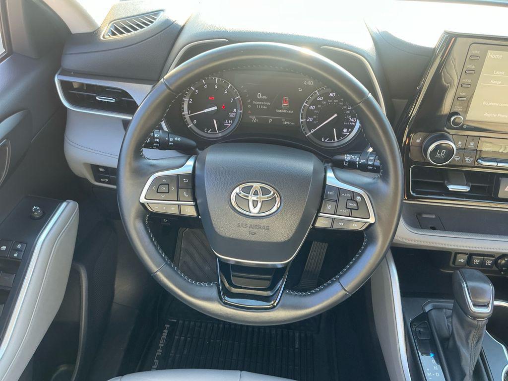 used 2021 Toyota Highlander car, priced at $31,000