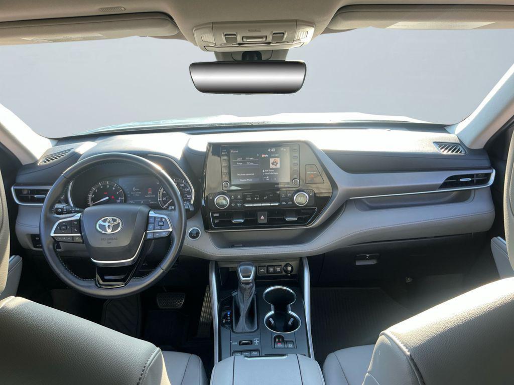 used 2021 Toyota Highlander car, priced at $31,000