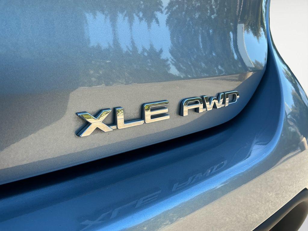 used 2021 Toyota Highlander car, priced at $31,000