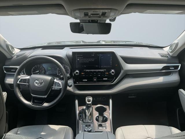 used 2022 Toyota Highlander car, priced at $42,000