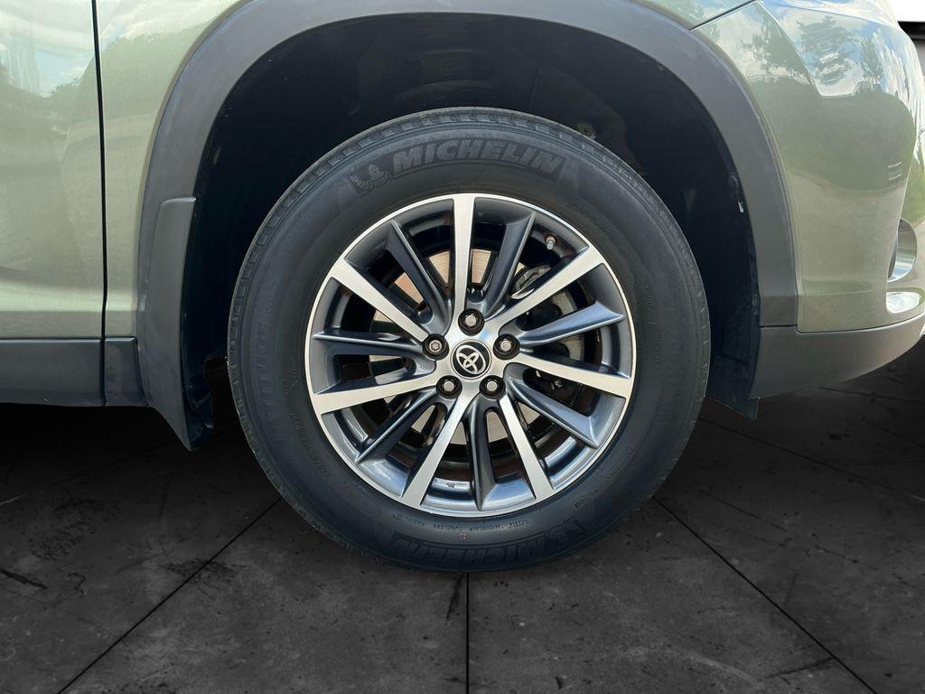 used 2019 Toyota Highlander car, priced at $28,000