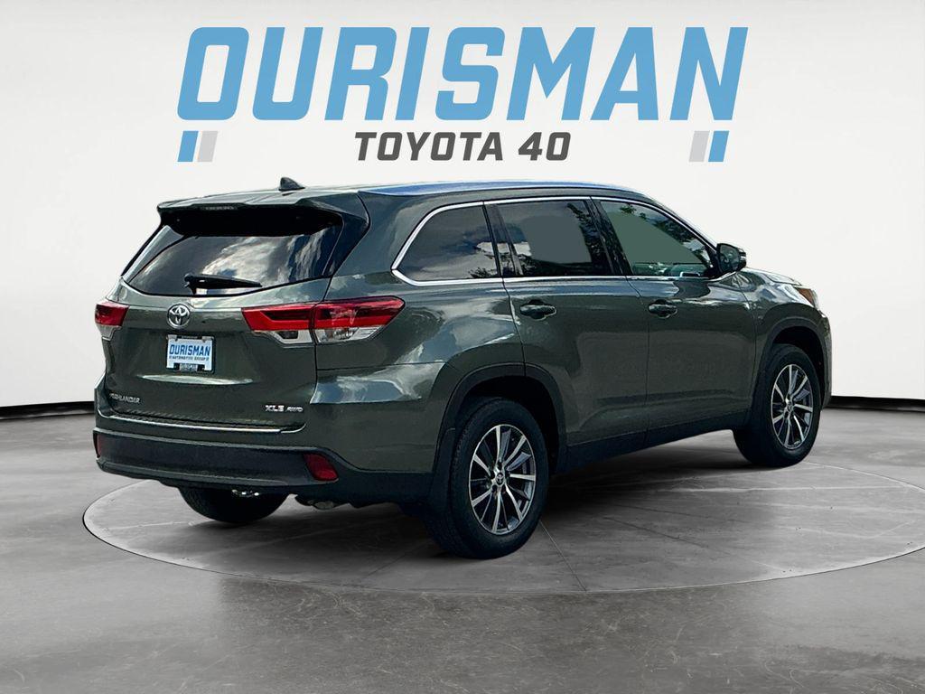 used 2019 Toyota Highlander car, priced at $28,000