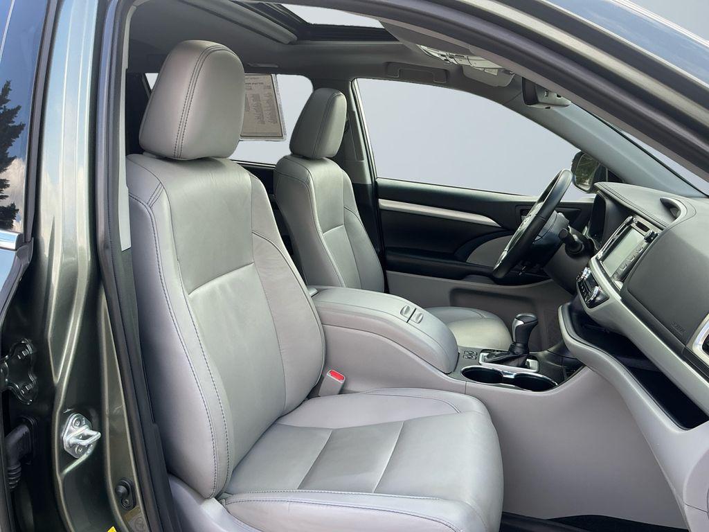 used 2019 Toyota Highlander car, priced at $28,000