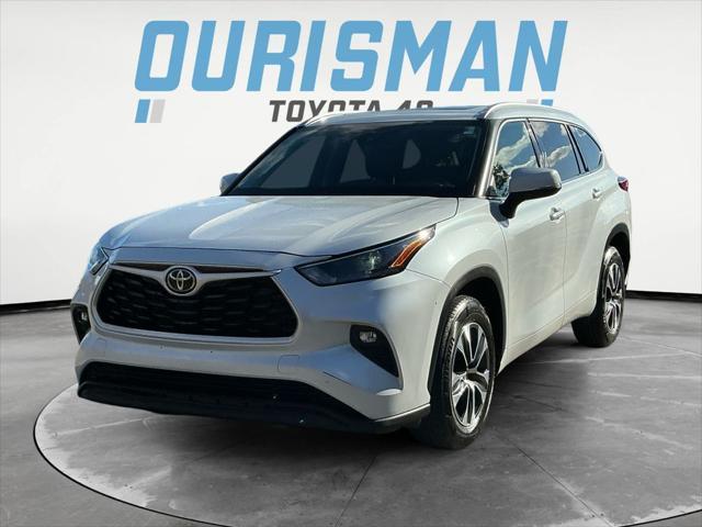 used 2022 Toyota Highlander car, priced at $31,000