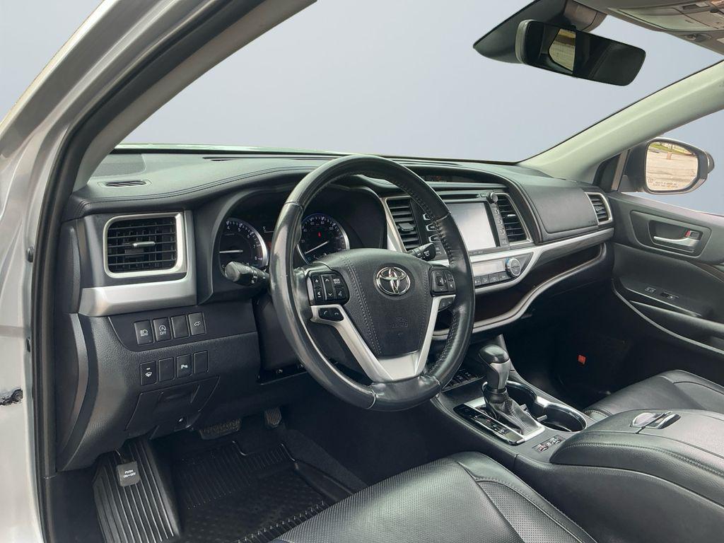 used 2019 Toyota Highlander car, priced at $29,500