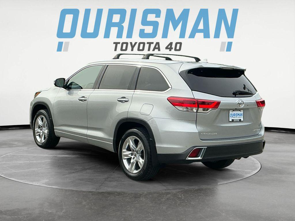 used 2019 Toyota Highlander car, priced at $29,500