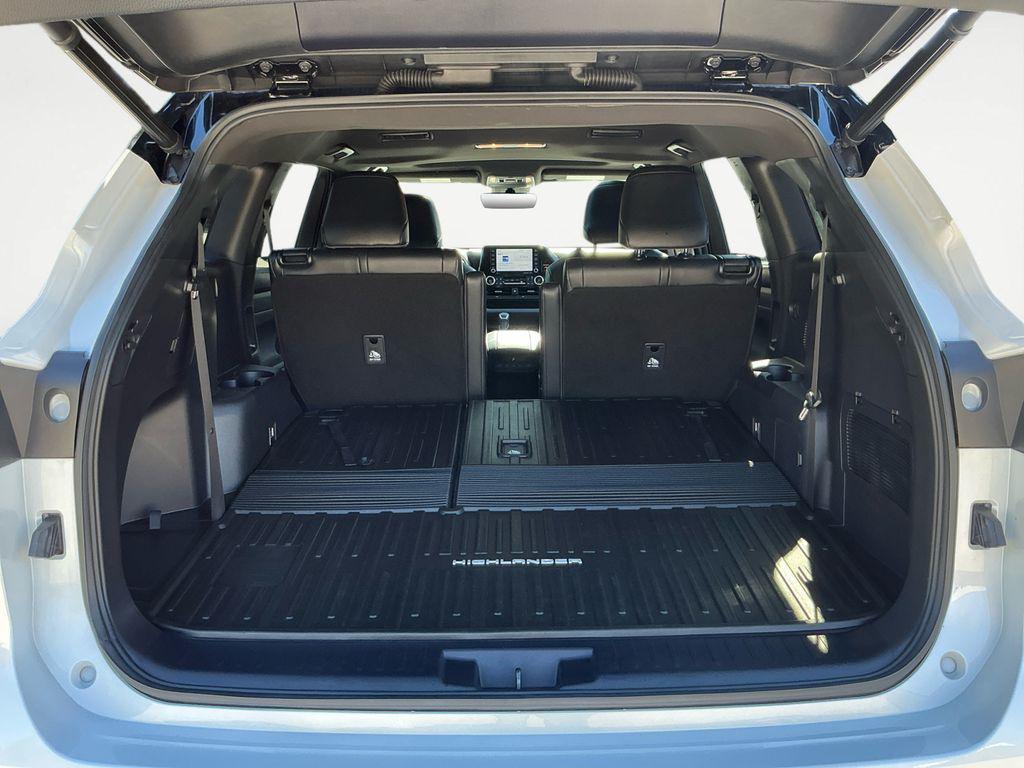 used 2022 Toyota Highlander car, priced at $37,500