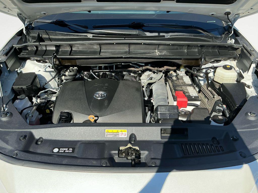 used 2022 Toyota Highlander car, priced at $37,500