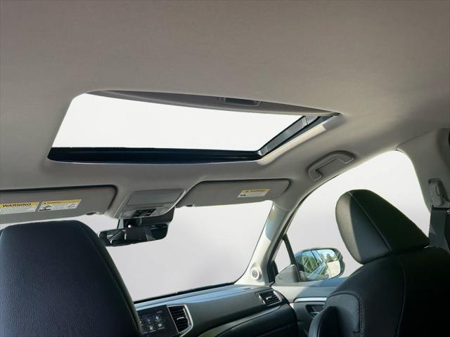 used 2022 Honda Pilot car, priced at $32,000