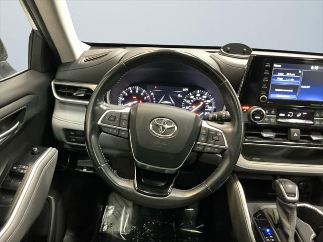 used 2021 Toyota Highlander car, priced at $29,500