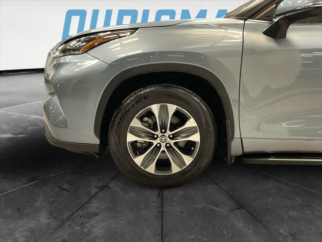 used 2021 Toyota Highlander car, priced at $29,500