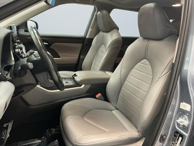 used 2021 Toyota Highlander car, priced at $29,500