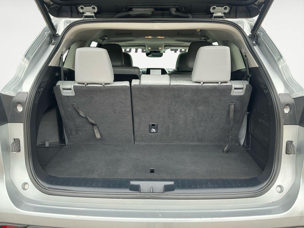 used 2023 Toyota Highlander car, priced at $34,500