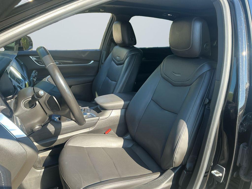used 2021 Cadillac XT5 car, priced at $28,500