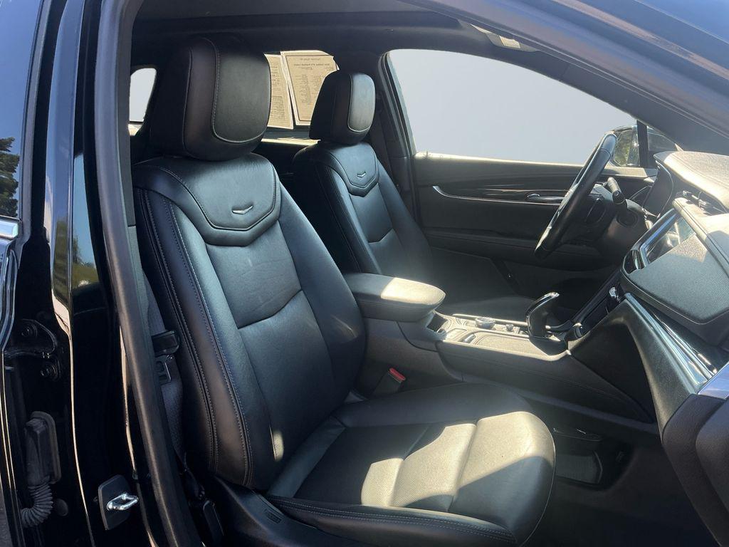 used 2021 Cadillac XT5 car, priced at $28,500