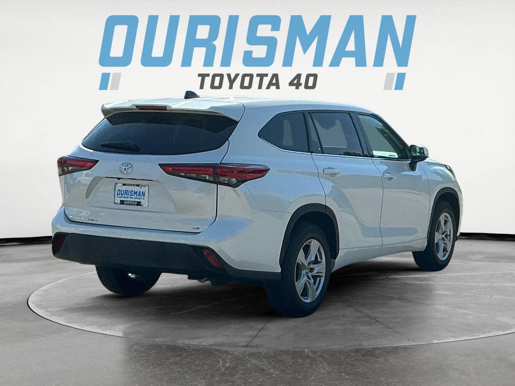 used 2022 Toyota Highlander car, priced at $30,500