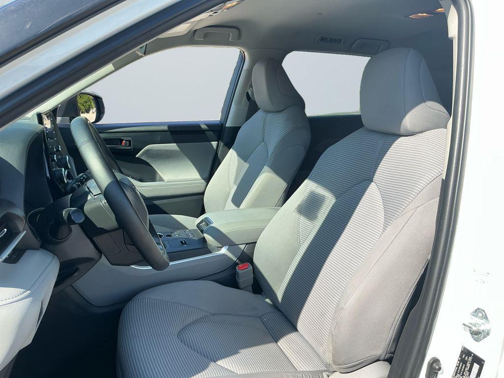 used 2022 Toyota Highlander car, priced at $30,500