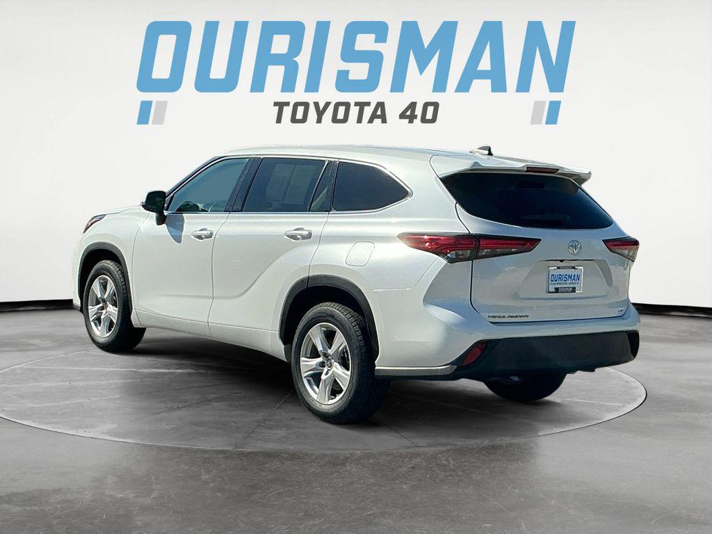 used 2022 Toyota Highlander car, priced at $30,500