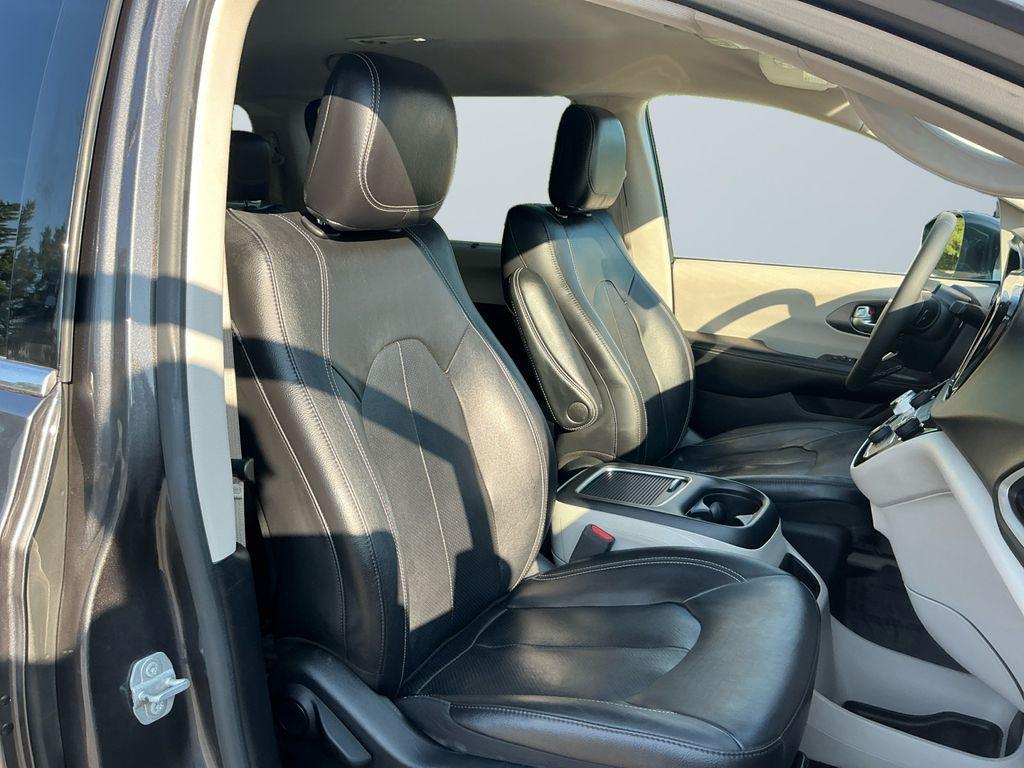 used 2022 Chrysler Pacifica car, priced at $22,000